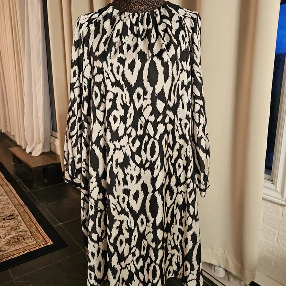 Elegant long sleeve dress - Picture 4 of 6